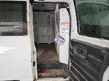 2011 GMC Savana - Photo 13