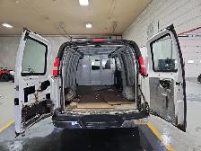 2011 GMC Savana - Photo 17