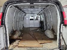 2011 GMC Savana - Photo 18