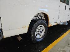 2011 GMC Savana - Photo 35