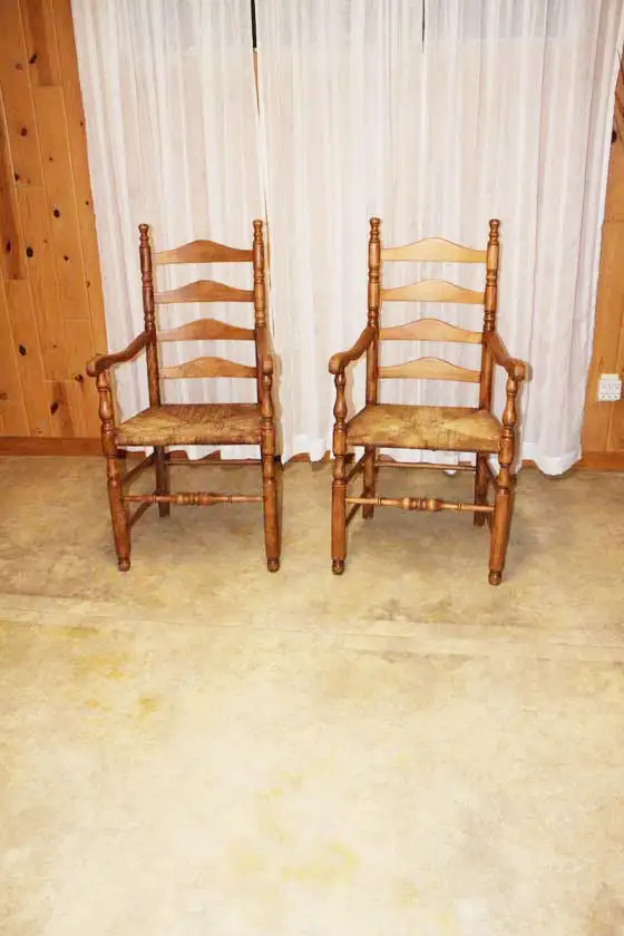 Chaises capitaines anciennes (1930) 25$ch  livrées si...