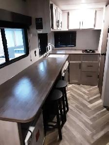 travel trailer - Photo 3