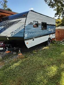 travel trailer - Photo 8