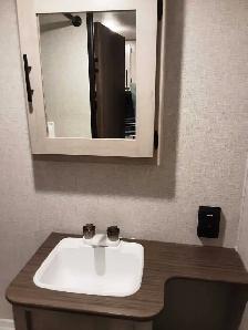 travel trailer - Photo 9