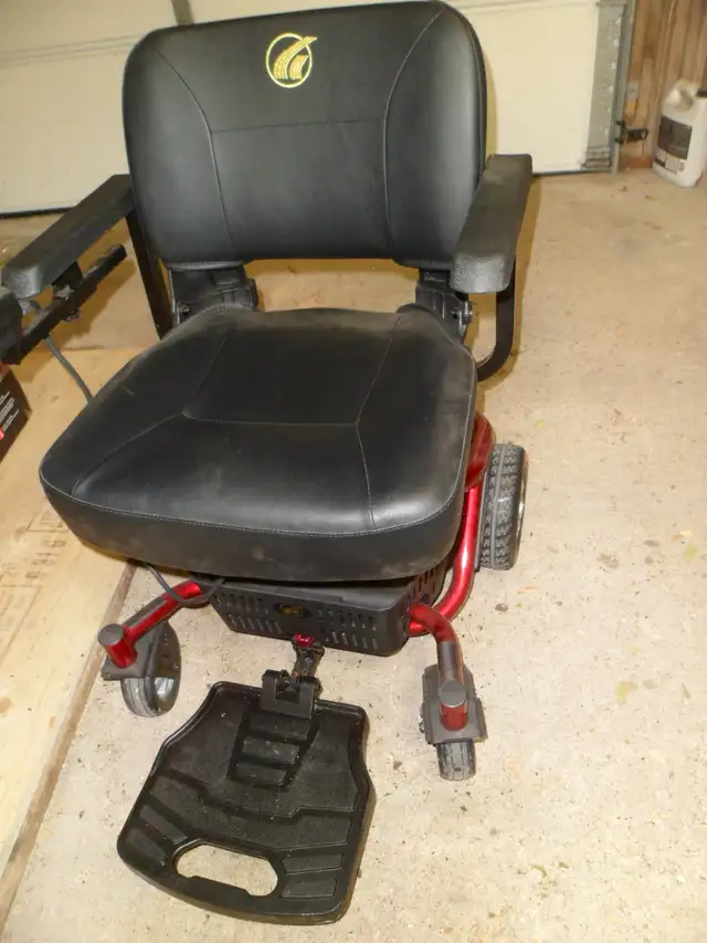 power chair by Golden (like new)