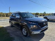 2025 Hyundai Venue Preferred - Photo 8