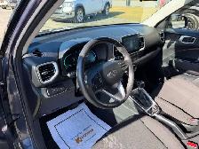 2025 Hyundai Venue Preferred - Photo 13