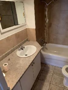 31/2 libre chauffé,éclairé,poêle,frigidaire inclus. - Photo 8