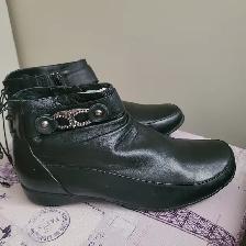New Women Bootis Size 9 - Photo 2