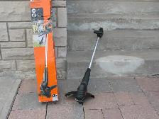 Black and Decker Corded Grass Trimmer and Edger, LIKE NEW - Photo 2