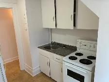 Large Sandy Hill Bachelor/Studio Apartment for Rent (259 Daly) - Photo 7