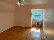 Large Sandy Hill Bachelor/Studio Apartment for Rent (259 Daly) - Photo 8