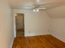 Large Sandy Hill Bachelor/Studio Apartment for Rent (259 Daly) - Photo 10