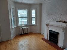 3 Bedroom Sandy Hill Apartment for Rent (92 Blackburn Ave) - Photo 3
