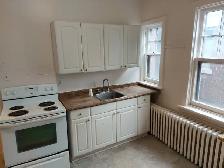 3 Bedroom Sandy Hill Apartment for Rent (92 Blackburn Ave) - Photo 6