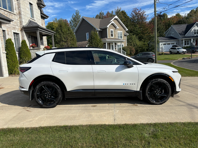 Chevrolet Equinox EV 2025 RS AWD – 20 000 kmTrès beau Chevrole