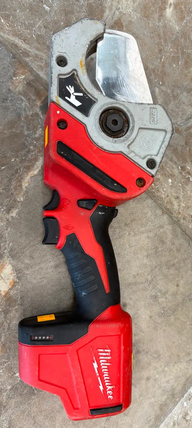 Milwaukee 2470-20 12v Cordless Pipe Shear