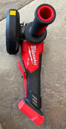Milwaukee 2880-20 Cordless Grinder - Photo 3