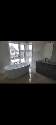 House for Rent in Waterloo - Photo 2