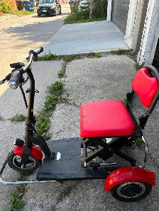 Mobility Scooter - Photo 4