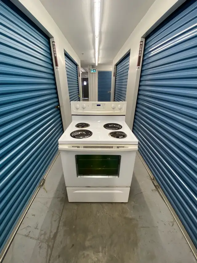 WHIRLPOOL ELECTRIC STOVE