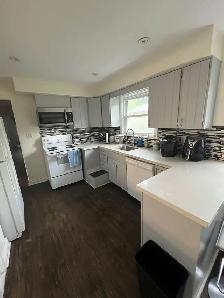 Private Room Available In Scarborough - Photo 3