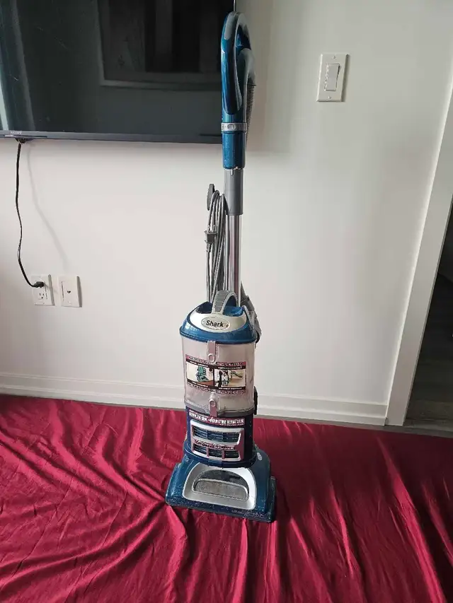 Shark Navigator Deluxe vacuum