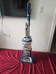 Shark Navigator Deluxe vacuum