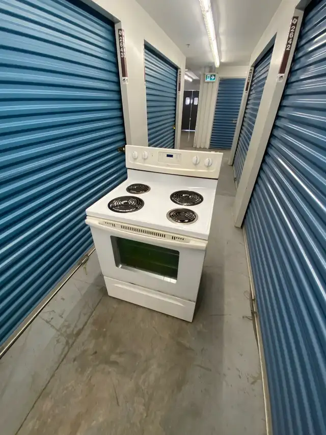 WHITE COIL ELECTRIC STOVE