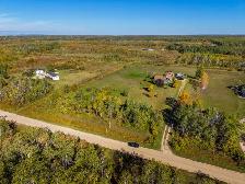 Charming 2bdrm 1980s Home nestled on gorgeous 4.69acre property! - Photo 9