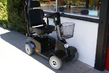 USED FORTRESS 1700 DT - 3 WHEEL SENIOR MOBILITY ELECTRIC SCOOTER