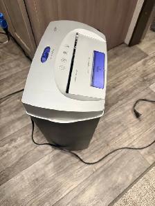 (2) Paper Shredders - Both like new.