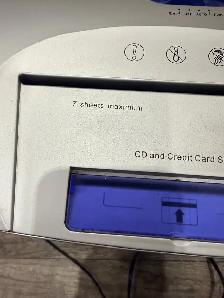 (2) Paper Shredders - Both like new. - Photo 2