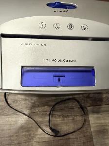 (2) Paper Shredders - Both like new. - Photo 4