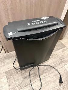 (2) Paper Shredders - Both like new. - Photo 6