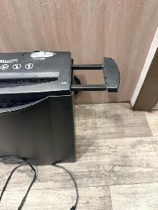 (2) Paper Shredders - Both like new. - Photo 9