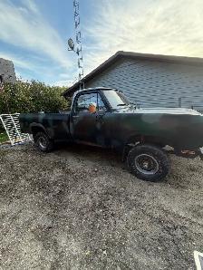 1980 Dodge 1/2 ton 4 WD - Photo 2