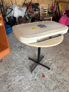 Tables , round and rectangular
