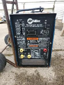 MILLER Thunderbolt AC/DC OR LINCOLN AC 225 -S