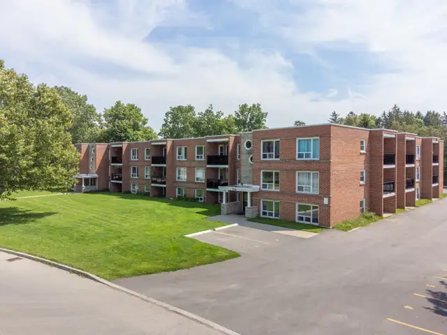 Large One Bedroom Apartment in Woodstock
