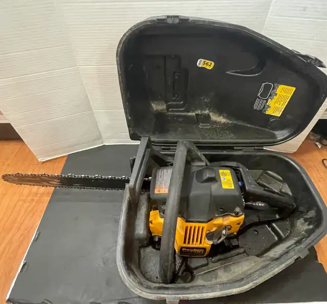 AS-IS POULAN 260 PRO CHAINSAW W/CASE