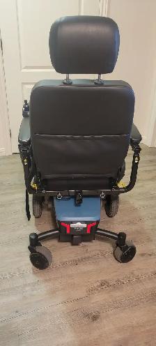 fauteuil roulant électrique presque neuf  en spécial - Photo 3