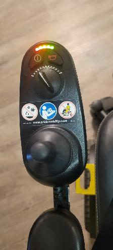 fauteuil roulant électrique presque neuf  en spécial - Photo 8
