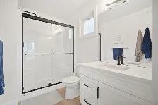 FOR SALE: Move-in Ready 3-bed, 2.5-bath in Bridgwater Trails! - Photo 6