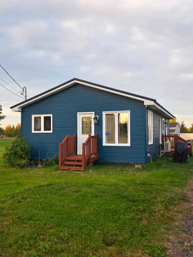 Beautiful 2 bedroom, 1 Bathroom house. $199,900 or $1700 heated