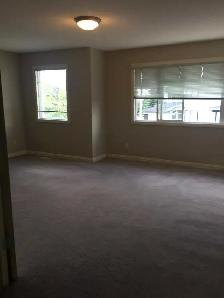 Beautiful 5 Bedroom House NW - Main Floor Double Garage l - Photo 9