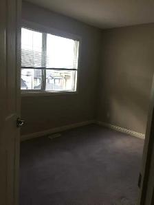 Beautiful 5 Bedroom House NW - Main Floor Double Garage l - Photo 10