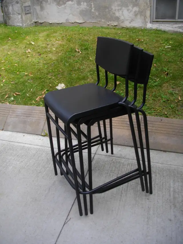 SET OF 3 STACKABLE CHAIRS