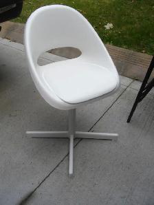 IKEA WHITE AJUSTABLE CHAIR