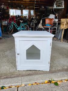 Cat litter box or bed enclosure. - Photo 4